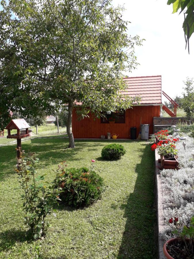 Matyas Apartman Tard Exterior foto