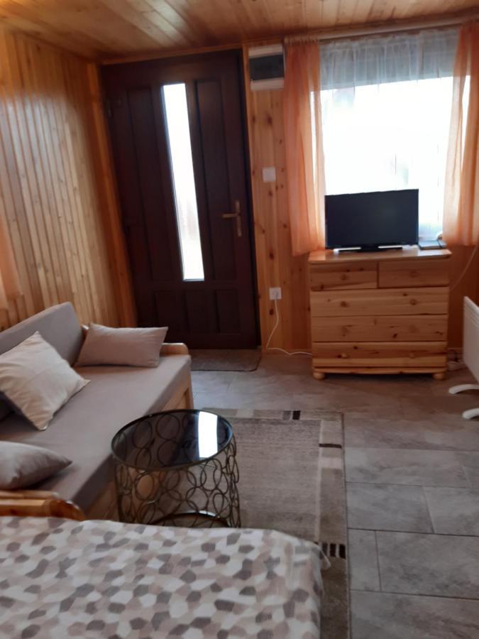 Matyas Apartman Tard Exterior foto
